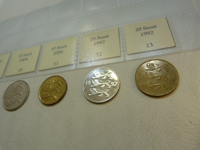 A selection of 32 coins from Estonia from 1929 onwards with various denominations, conditions and - Image 13 of 33