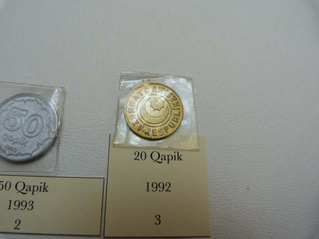 A selection of seven coins from Azerbaijan to include 50 Qapik, 50 Qapik, 20 Qapik, 20 Qapik, 10 - Image 3 of 8
