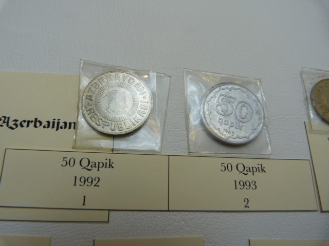 A selection of seven coins from Azerbaijan to include 50 Qapik, 50 Qapik, 20 Qapik, 20 Qapik, 10 - Image 2 of 8