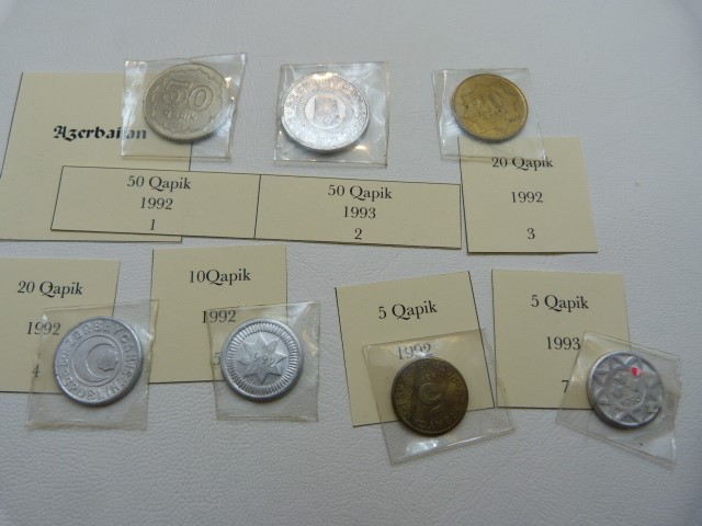 A selection of seven coins from Azerbaijan to include 50 Qapik, 50 Qapik, 20 Qapik, 20 Qapik, 10 - Image 6 of 8