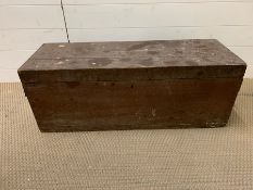 A Vintage Carpenters Chest (H32cm W89cm D30cm)