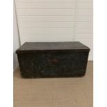 A Vintage Carpenters Chest (H42cm D41cm W88cm)