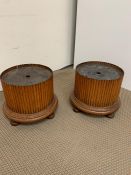 A pair of mahogany stands on bun feet (H32cm x Dia 36cm)