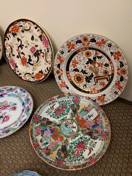 A Collection of Vintage and Antique plates to include Masons Ironstone, Royal Doulton etc. - Image 2 of 5