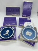 Six pieces of Wedgwood Jasperware boxed.