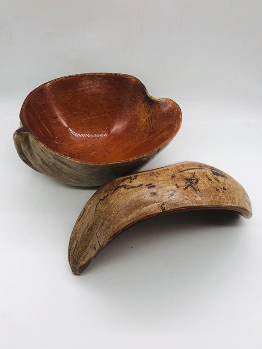 Two decorative coconut shell bowls - Image 2 of 4