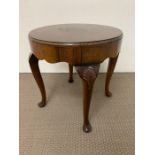 A walnut occasional table with cabriole legs (H48cm D45cm)