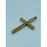 A 9 ct Gold Cross with textured pattern (13g)