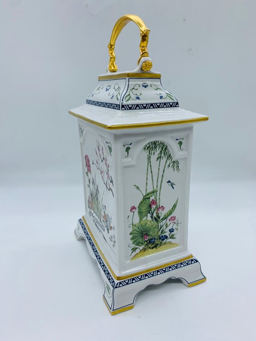 A Franklin Mint China Mantle Clock - Image 2 of 3