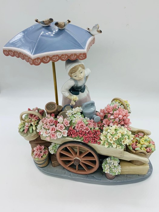 "Flower of the Season" Lladro figure 01454, comes with the original box and stand - Image 2 of 4