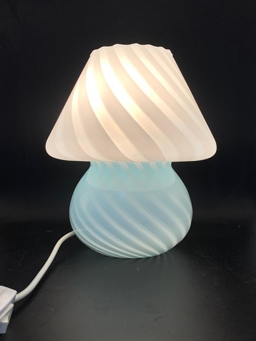 Mid century vintage swirl Murano Mushroom lamp from 1970's (H28cm W24cm) - Image 2 of 5