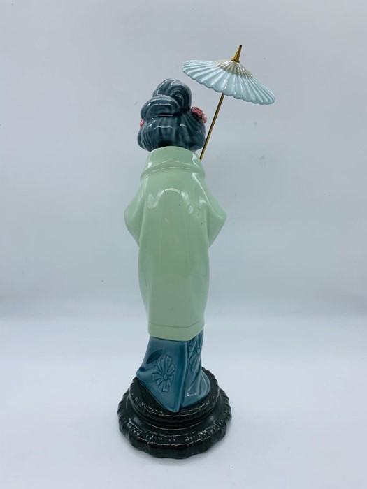 A Lladro Japanese figurine "Daisy 1978" - Image 4 of 4