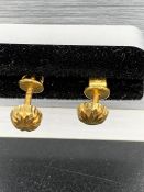 A Pair of Asian Gold Earrings (1.3g)