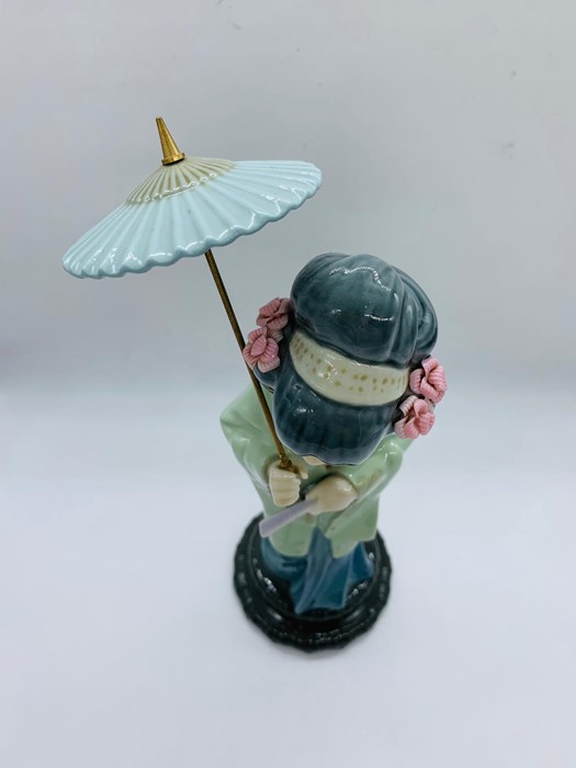 A Lladro Japanese figurine "Daisy 1978" - Image 3 of 4