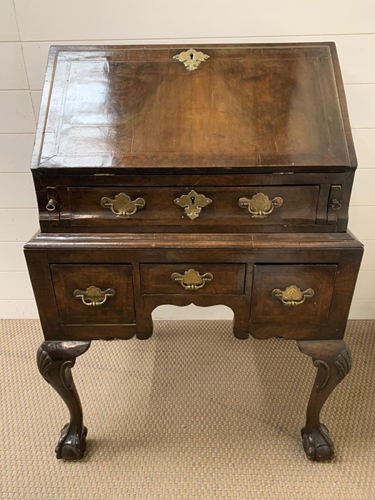 George II style Bureau fall front opening to reveal drawers and pigeon holes (H99cm W62cm D49cm)