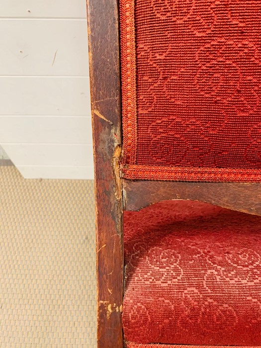 A dining chair on turned legs and red upholstered seat and back - Image 3 of 5