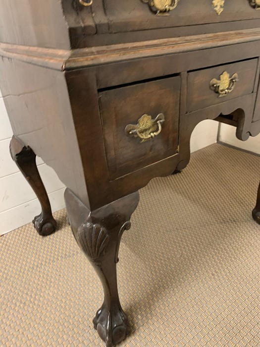 George II style Bureau fall front opening to reveal drawers and pigeon holes (H99cm W62cm D49cm) - Image 3 of 3