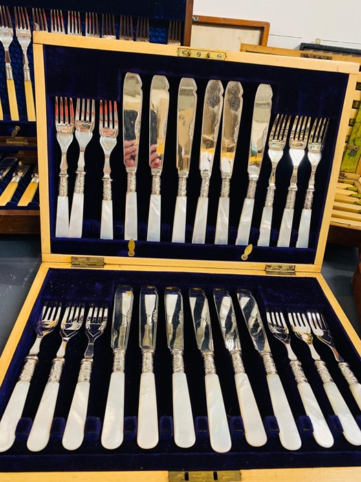 A Selection of ten boxed cutlery sets - Image 4 of 4