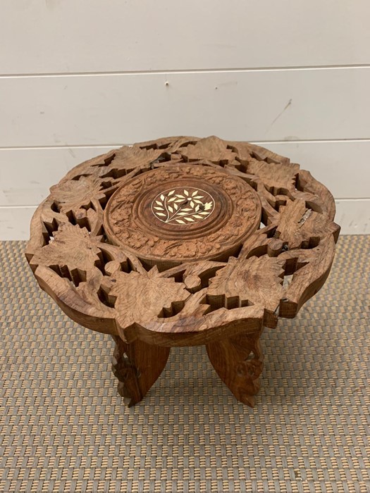 A small stool with leaf design - Image 2 of 2