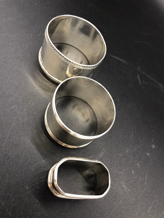 Three Silver Hallmarked napkin rings, various years and makers. - Image 4 of 4