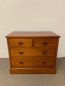 Walnut chest of drawers H78cm W90cm D50cm)