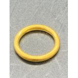 18ct gold wedding ring (5.6g)