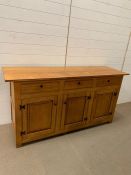 Oak shaker style sideboard with drawers and cupboards (missing handles)