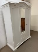 A contemporary white triple door wardrobe (H196cm W152cm D63cm)