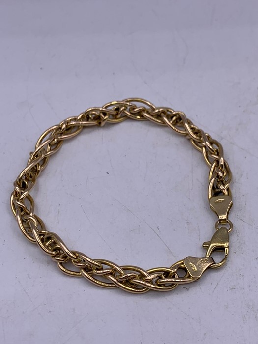 A 9 ct gold bracelet and an earring set (6.6g) - Image 4 of 4