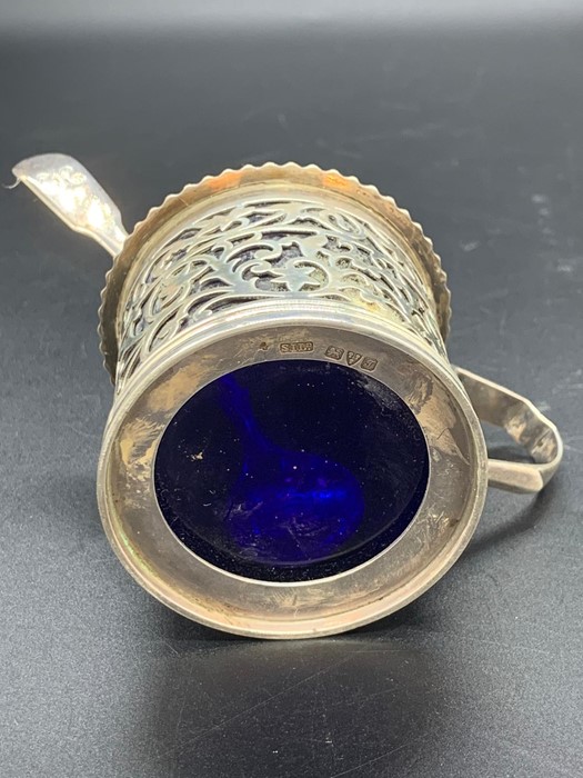 A Silver Mustard pot with a blue glass liner, SI Ltd, Chester hallmark. - Image 3 of 3