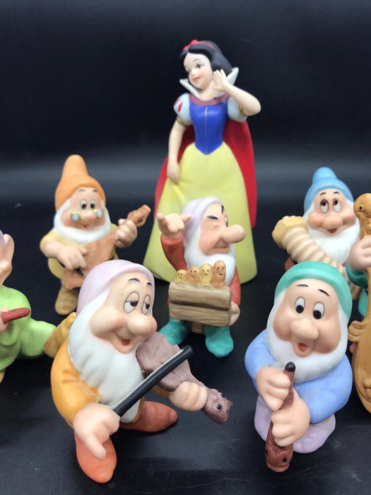 Snow White and the Seven Dwarves China Figures from Disney - Image 2 of 6