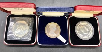 Three Cased Commemorative coins: Tercentenary of the Granting of the Royal Charter to the East India