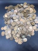 Large quantity, about five kilos, of pennies and half pennies, including Edwardian and Victorian.