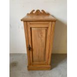 Pine bedside cabinet (H80cm W33cm D33cm)