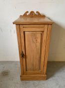 Pine bedside cabinet (H80cm W33cm D33cm)