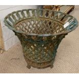 Cast iron Victorian planter (H34cm Dia 42cm)