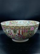 A Chinese famille rose large bowl. Dia35cm H16cm