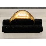 An 18 ct yellow gold signet ring (3g)