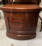 A Mahogany commode (H52cm W49cm D49cm)