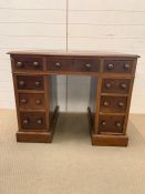 A pedestal mahogany desk (H74cm W90cm D61cm)