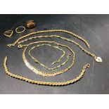 A Selection of 9 ct gold jewellery