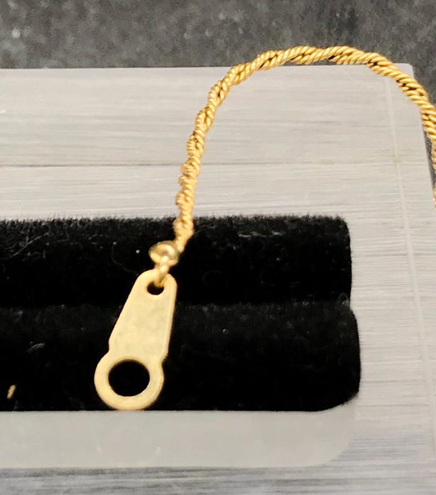 An 18 ct gold chain (2.7g) - Image 2 of 3