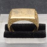 A 9 ct gold signet ring (8.5g)