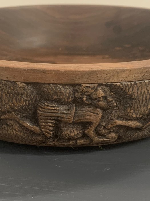 Tribal carved African dark wood bowl (dia 29cm) - Image 3 of 3