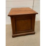 Mahogany commode with original bowl and lid