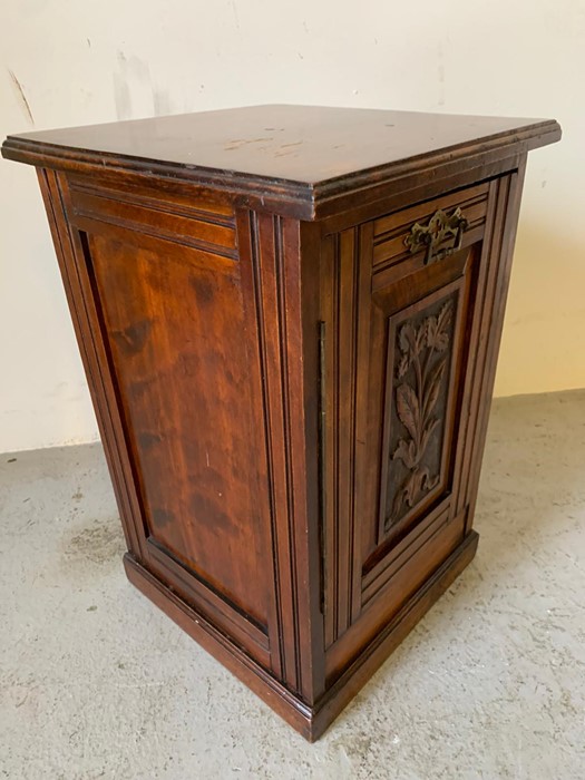 A carved front pot cupboard (H56cm D37cm W37cm) - Image 3 of 3