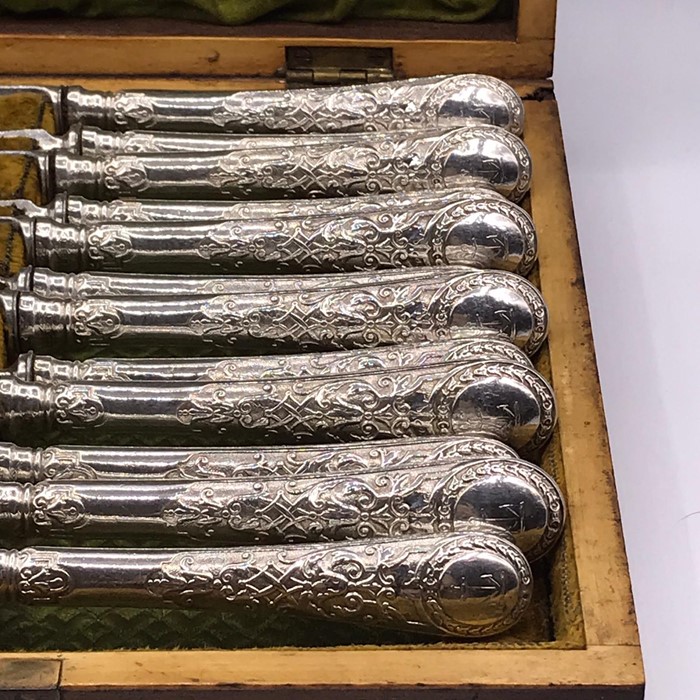 A Boxed set of six silver plated knives and forks - Image 3 of 5