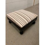 A small extendable foot stool (H16cm Sq33cm)