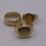 A selection of 18 ct gold rings (23.6g) Size L & M