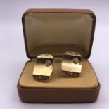 A Pair of Decorative 9ct gold Gents Cuff Links (8g)